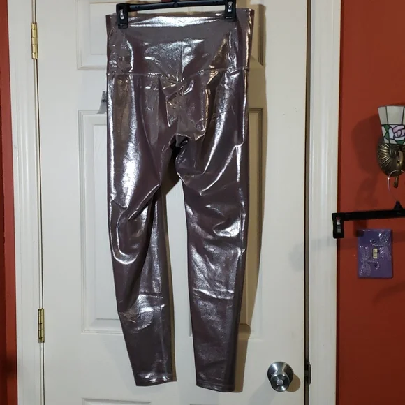 Old Navy Extra High Rise Powersoft Leggings - Picture 4 of 12